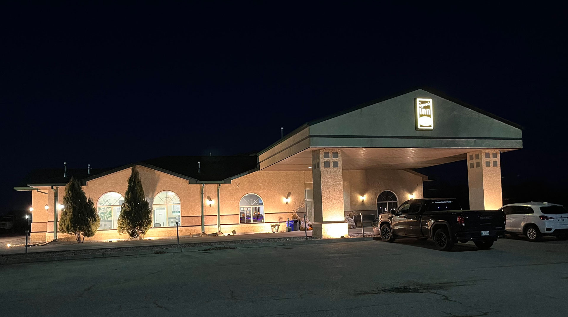 Breezy Oaks Inn & Tavern l Beausejour Manitoba